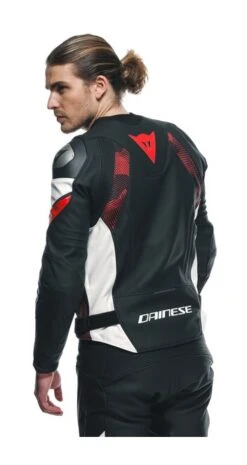 Dainese Avro 5 Leather Jacket 9 Dainese Avro 5 Leather Jacket -RevZilla Shop dainese avro5 leather jacket black anthracite 3